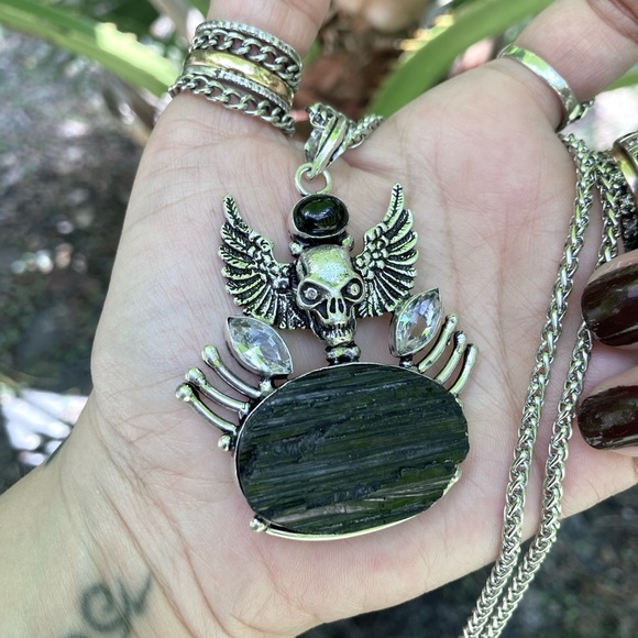 Black tourmaline gemstone ,onyx & cubic zirconia skull wings goth necklace - Picture 10 of 14